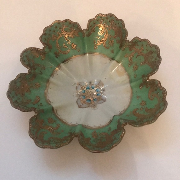 Plate - Picture 1 of 3